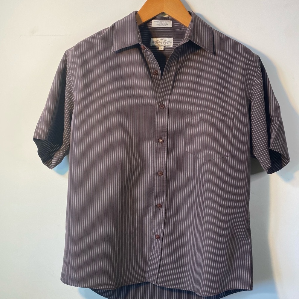 Brown & white EB shirt with a great neutral blend!
